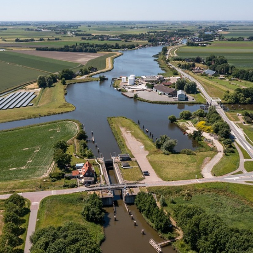 Hollands Kroon, {datesort)
Westfriesesluis en brug


Foto (c) Michiel Wijnbergh